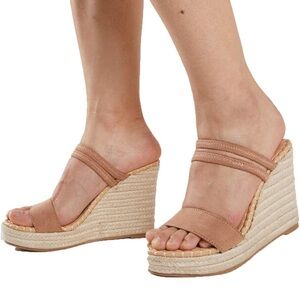 Wedge espadrille
